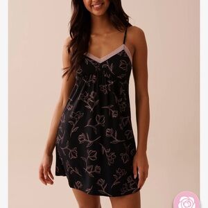 La vie en rose nightgown